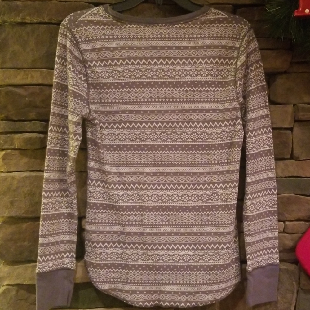Old Navy Thermal Top.  Size Large - Picture 4 of 4